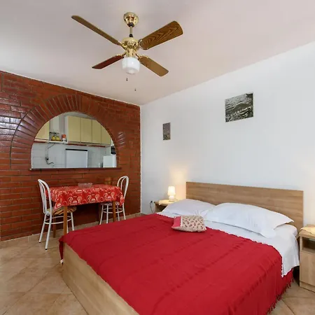 Apartments Mihaela Trogir Exterior photo