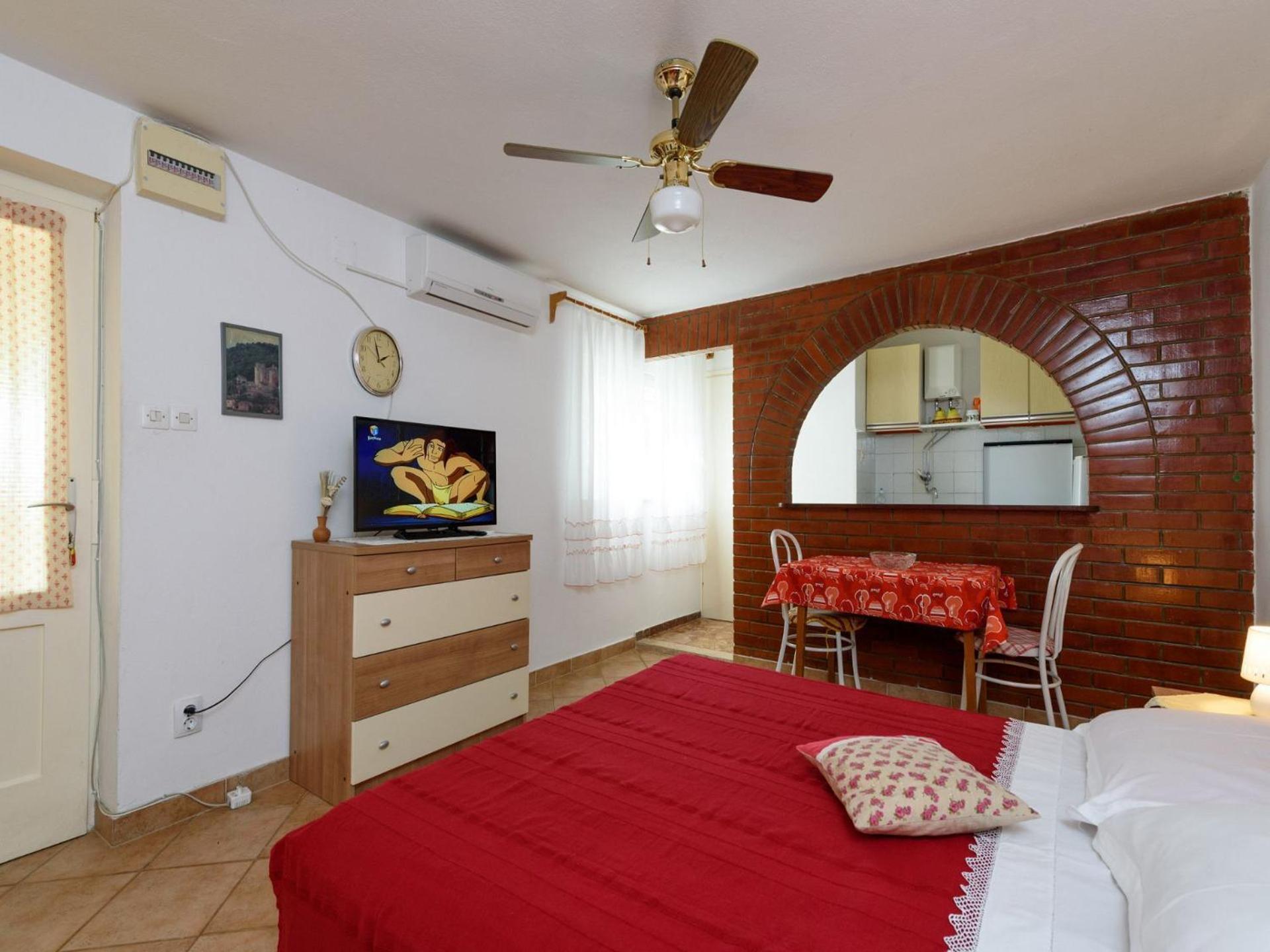 Apartment Mihaela *